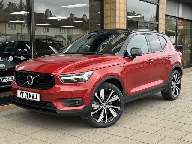 Volvo XC40 T5 Recharge Phev R Design Pro Red