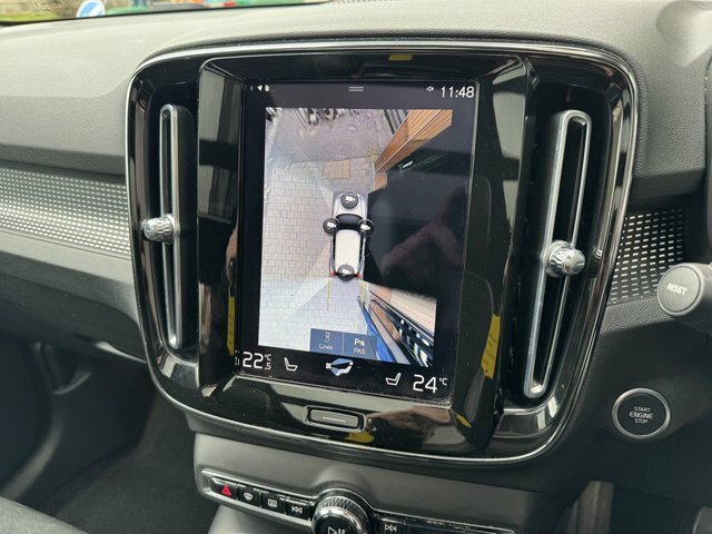 Volvo XC40 T5 Recharge Phev R Design Pro Red #3