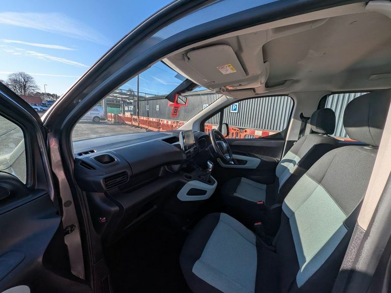 Citroen Berlingo 1.5 Bluehdi Flair M Mpv Euro 6 WV19BXK Grey #2