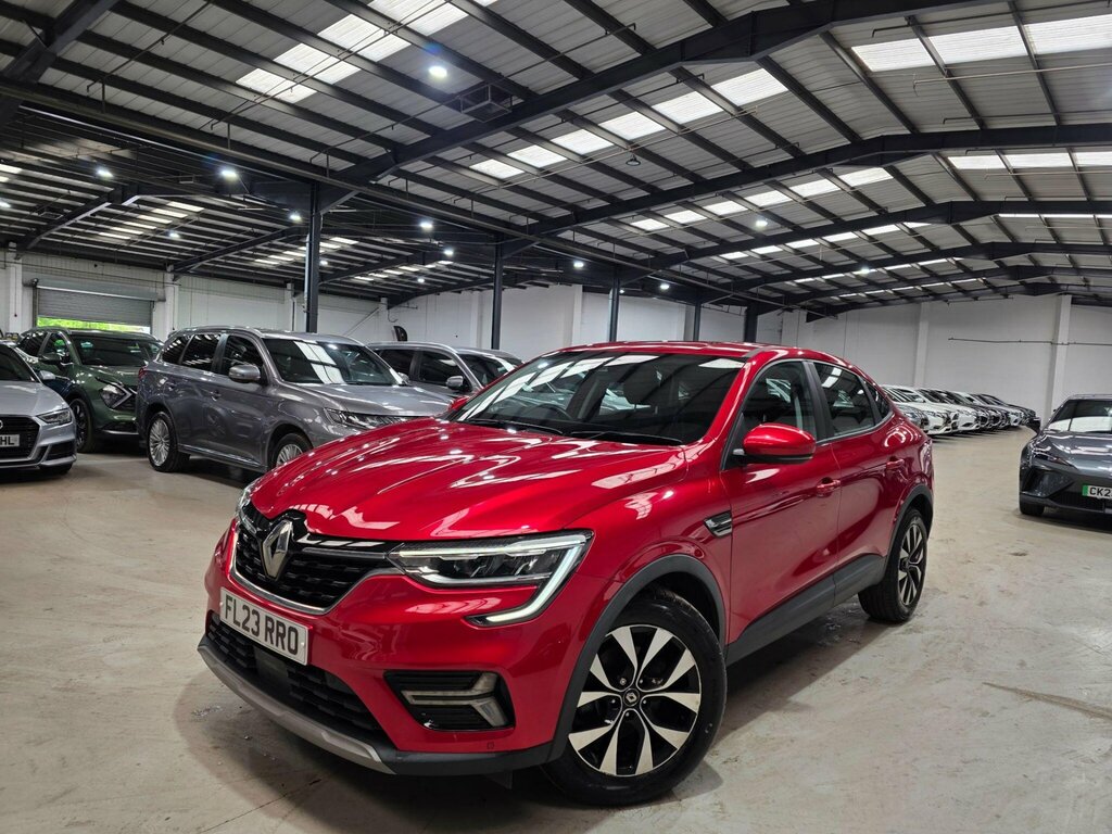 Renault Arkana 1.6 E-tech Iconic 2Wd Euro 6 Ss Red
