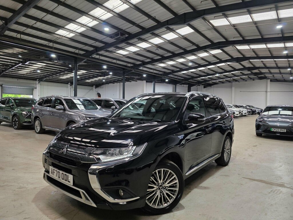 Mitsubishi Outlander 2.4H Twinmotor 13.8Kwh Dynamic Cvt 4Wd Euro 6 Ss Black