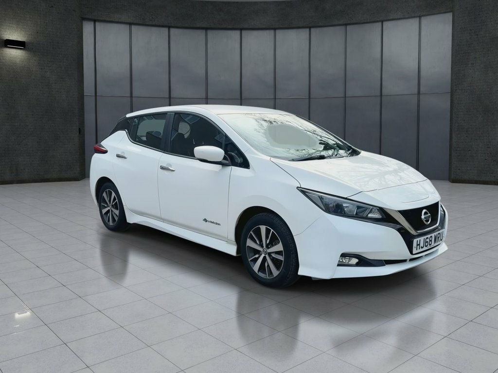 Nissan Leaf Hatchback HJ68WRU White #2