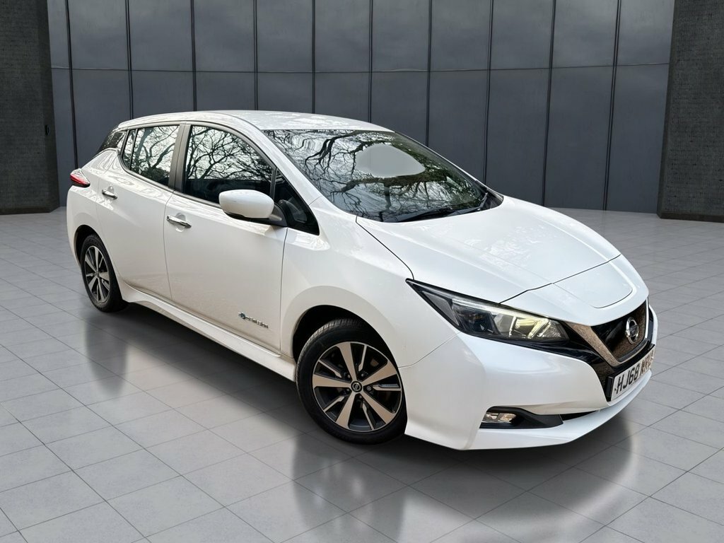 Nissan Leaf Hatchback White