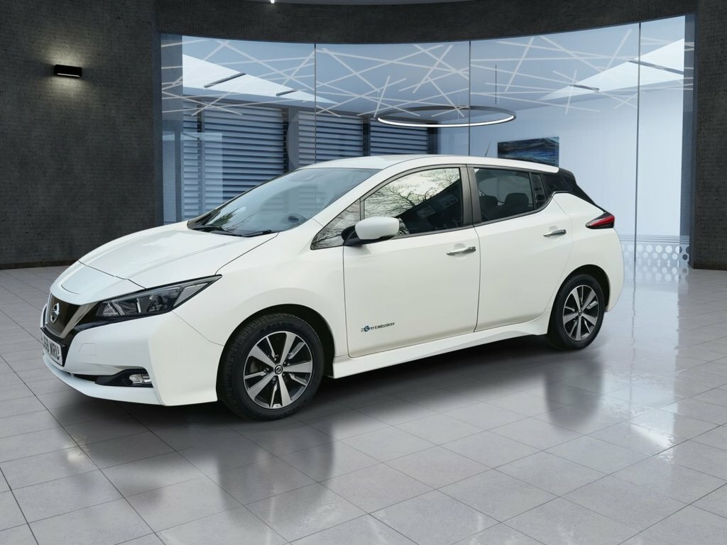 Nissan Leaf Hatchback HJ68WRU White #4
