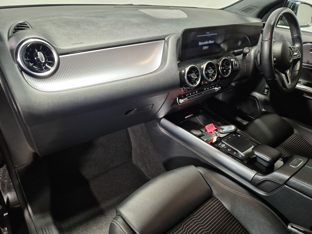 Mercedes-Benz GLA Class Gla 200 Sport Executive WX21YUR Black #3