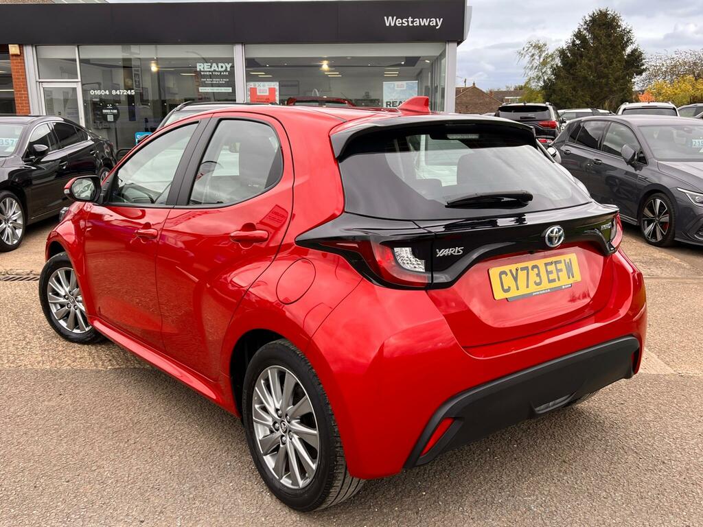 Toyota Yaris 1.5 Hybrid Icon Cvt - 2023 73 CY73EFW Red #4