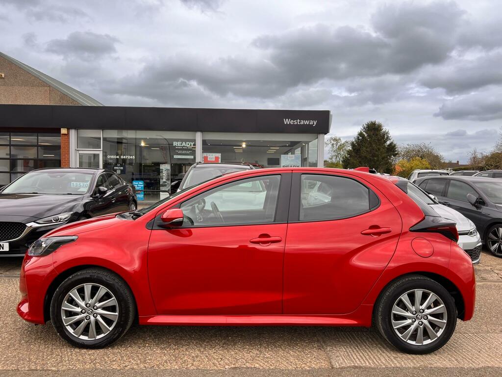 Toyota Yaris 1.5 Hybrid Icon Cvt - 2023 73 CY73EFW Red #5
