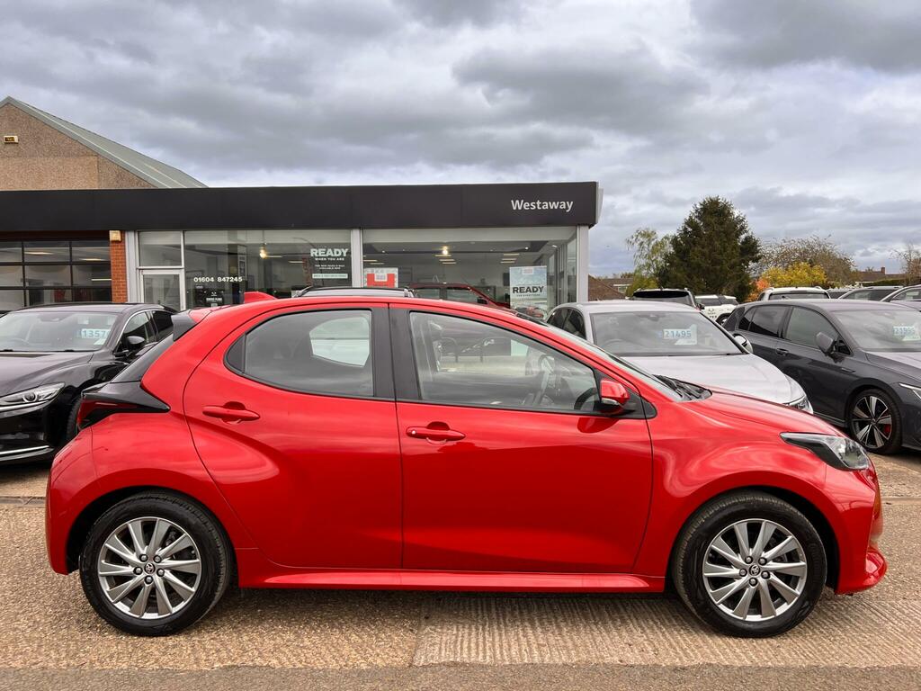 Toyota Yaris 1.5 Hybrid Icon Cvt - 2023 73 CY73EFW Red #2