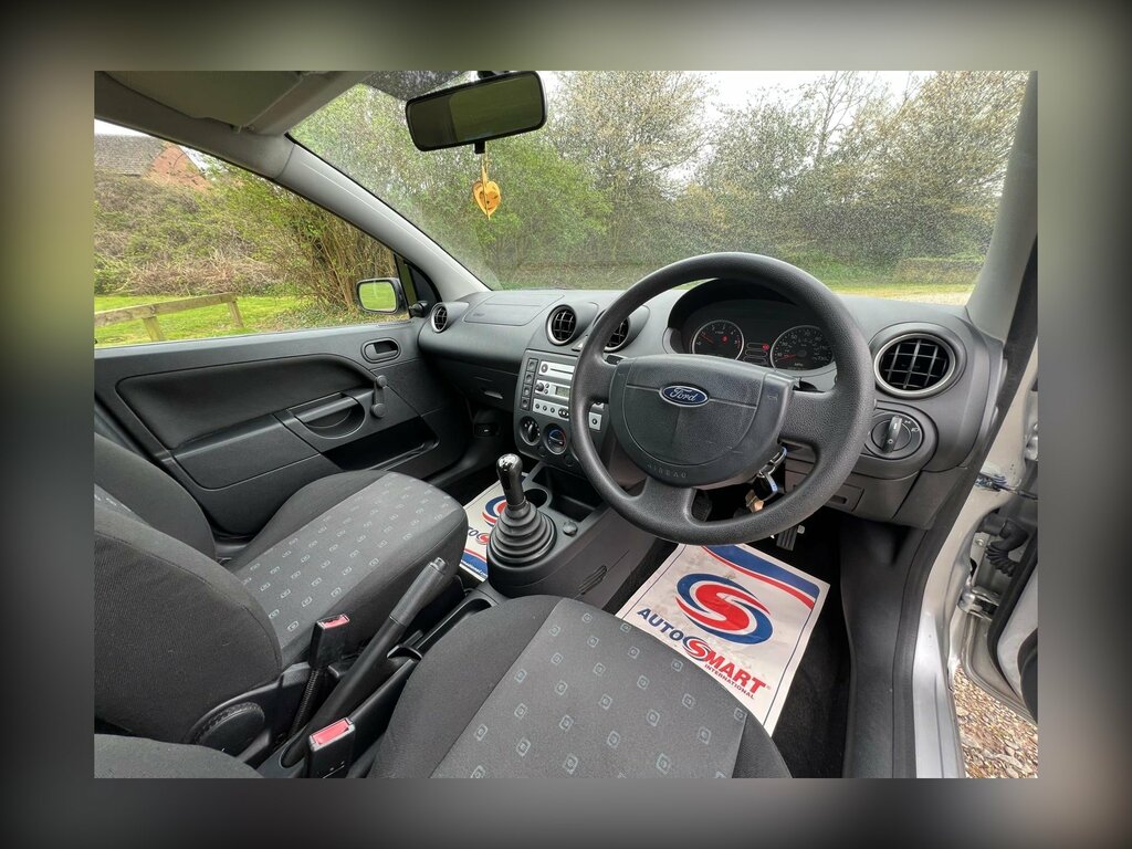 Ford Fiesta 1.4 Tdci Finesse Hatchback 114 Silver #4