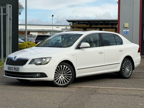 Skoda Superb 2.0 Tdi Laurin VE63RUO White #4
