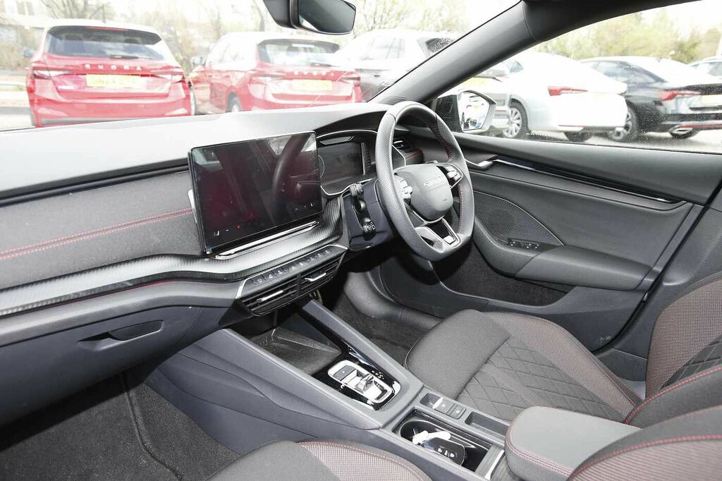 Skoda Octavia Estate Vrs 2.0 Tsi 265 Ps Dsg SK75BYY Black #2