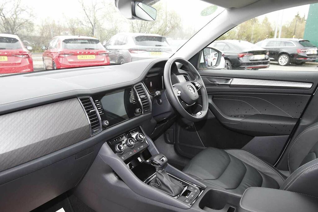 Skoda Kodiaq Se L Executive 7 Seats 1.5 Tsi 150 Ps Dsg GJ74OJA White #2
