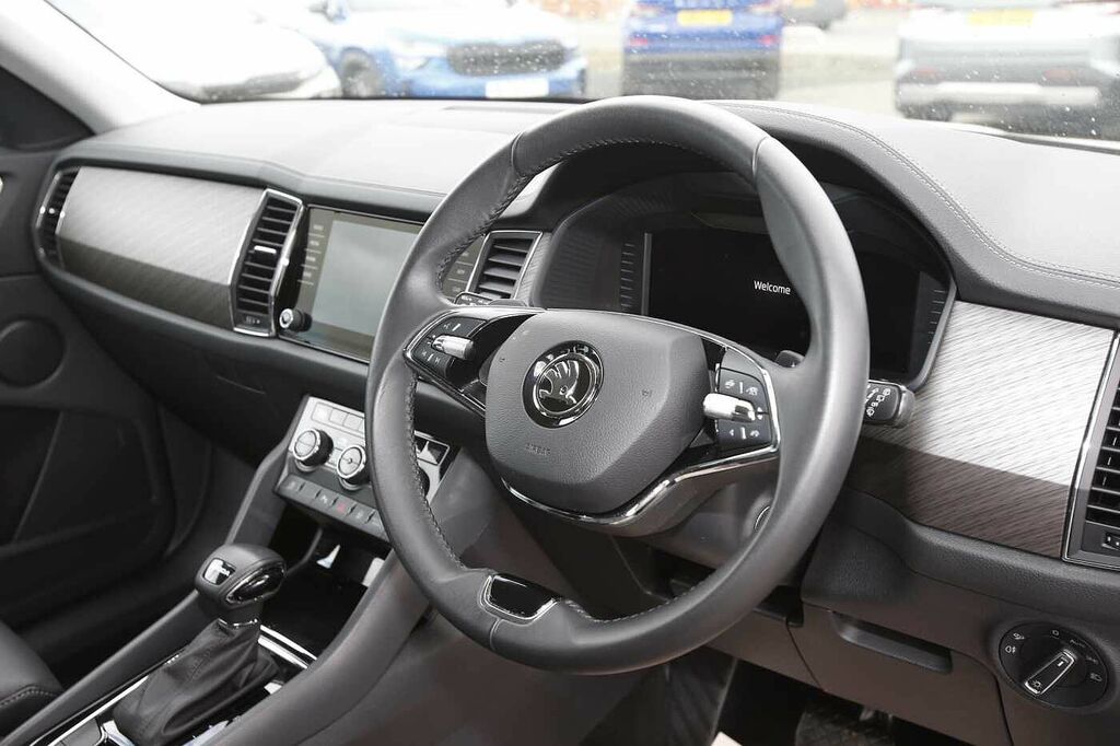 Skoda Kodiaq Se L Executive 7 Seats 1.5 Tsi 150 Ps Dsg GJ74OJA White #6