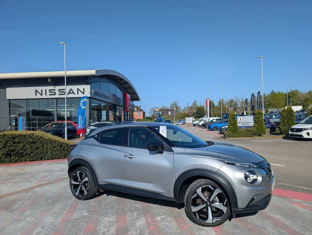 Nissan Juke 1.6 Hybrid Tekna WK73VHT Silver #2