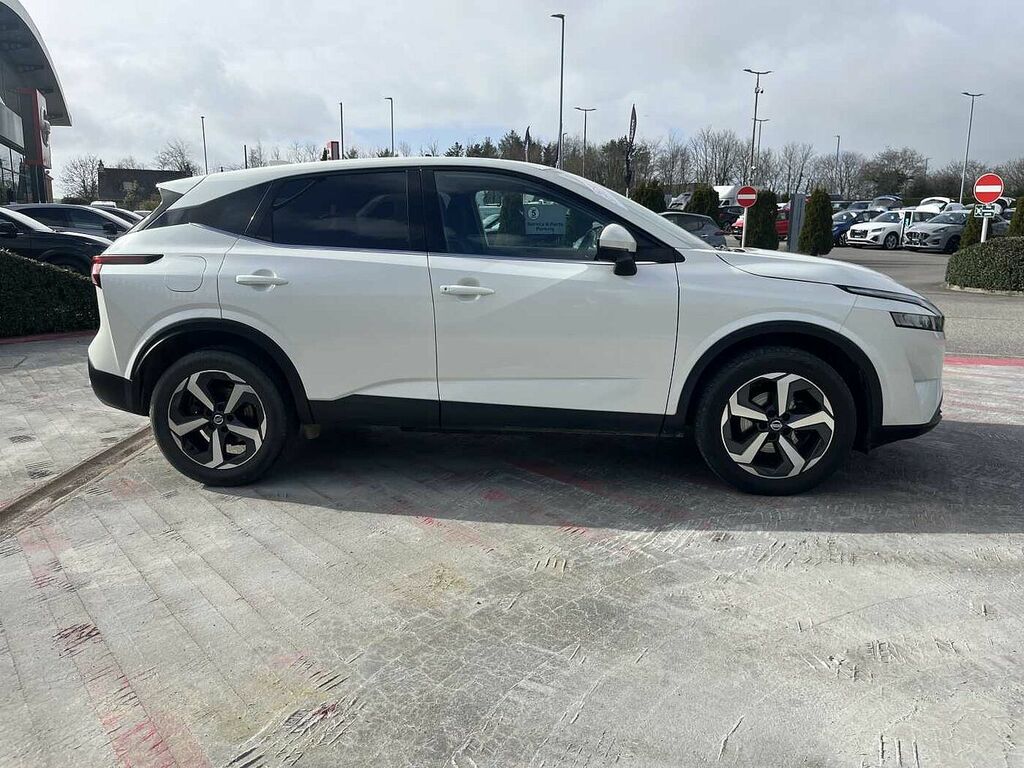 Nissan Qashqai 1.3 Dig-t Mh N-connecta WL22JBY White #3