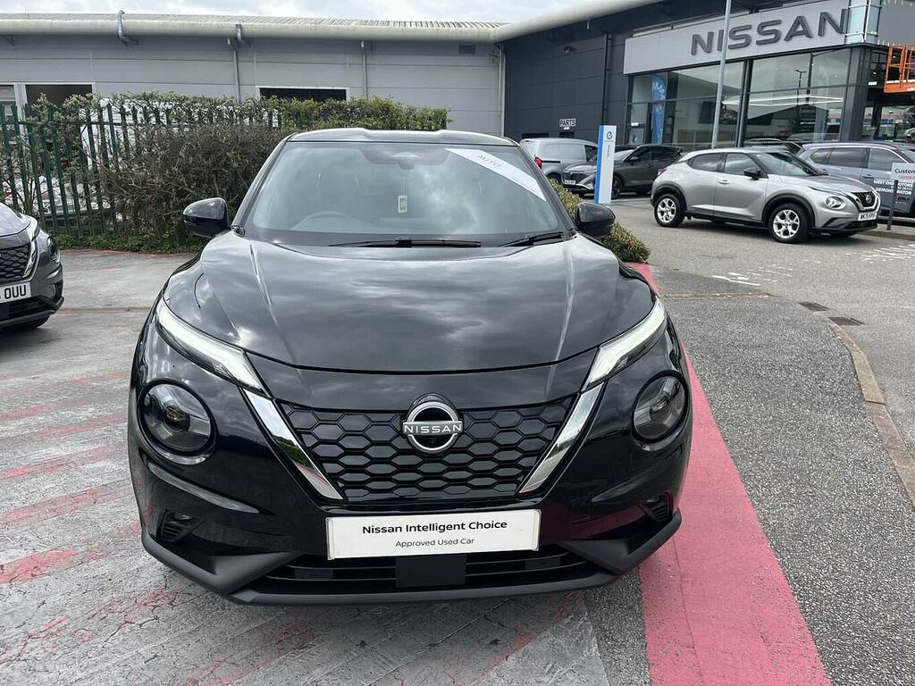 Nissan Juke 1.6 Hybrid Tekna WK75UDD Black #2