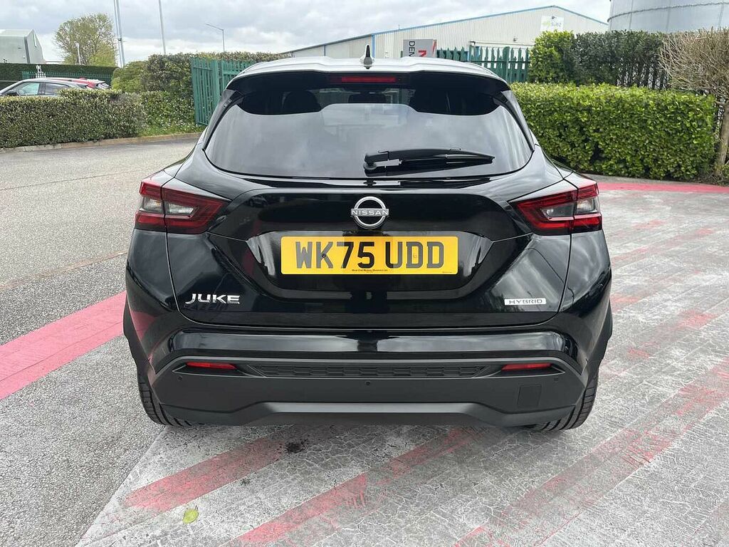 Nissan Juke 1.6 Hybrid Tekna WK75UDD Black #6