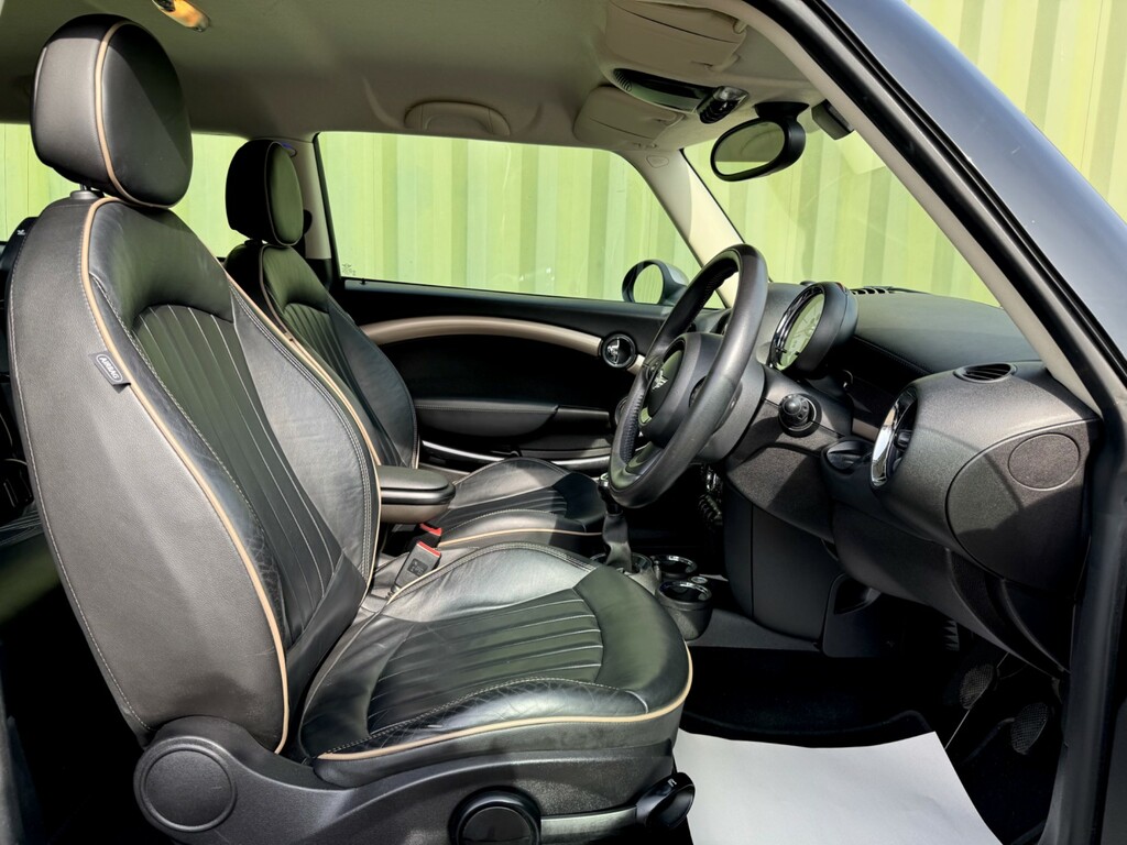 Mini Clubman 1.6 Cooper D Bond Street Estate Black #3
