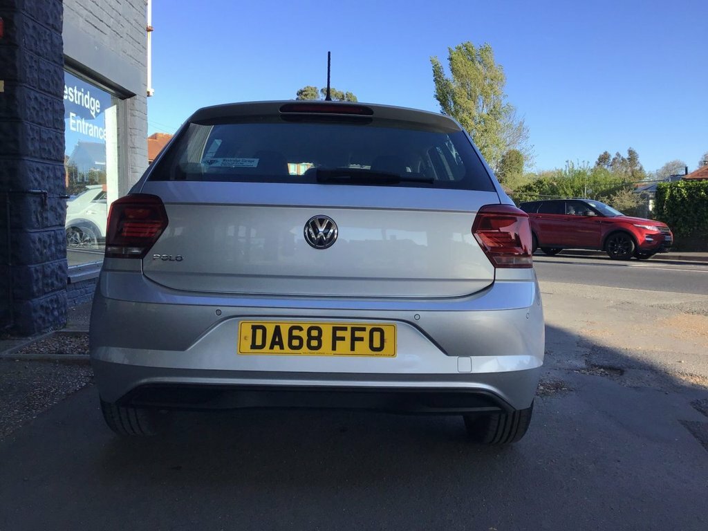 Volkswagen Polo Tsi Gpf Sel Hatchback DA68FFO Silver #4