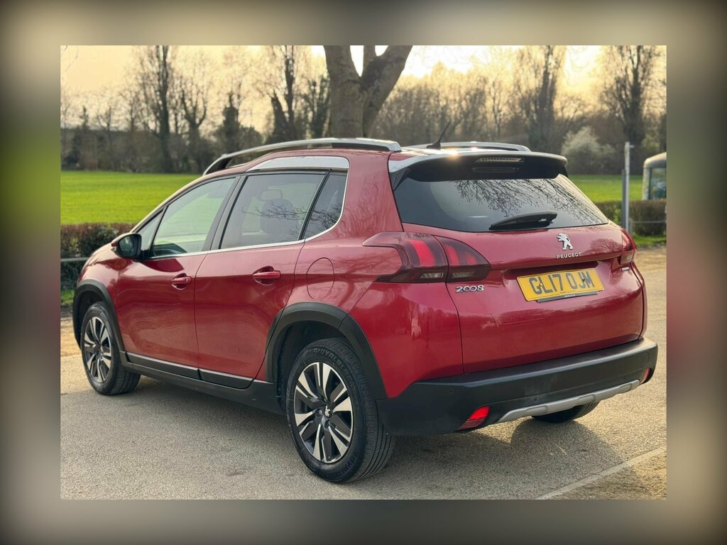 Peugeot 2008 1.2 Puretech Allure Euro 6 GL17OJM Red #4