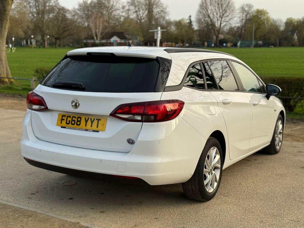 Vauxhall Astra 1.6 Cdti Ecotec Blueinjection Design Sports Tourer FG68YYT White #3