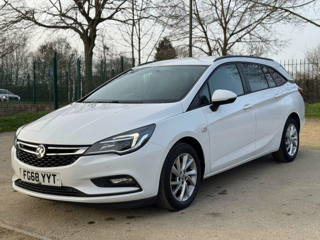 Vauxhall Astra 1.6 Cdti Ecotec Blueinjection Design Sports Tourer FG68YYT White #2