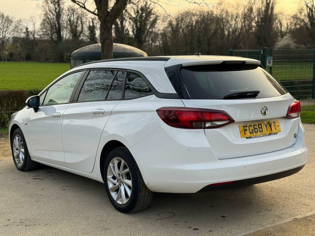 Vauxhall Astra 1.6 Cdti Ecotec Blueinjection Design Sports Tourer FG68YYT White #4