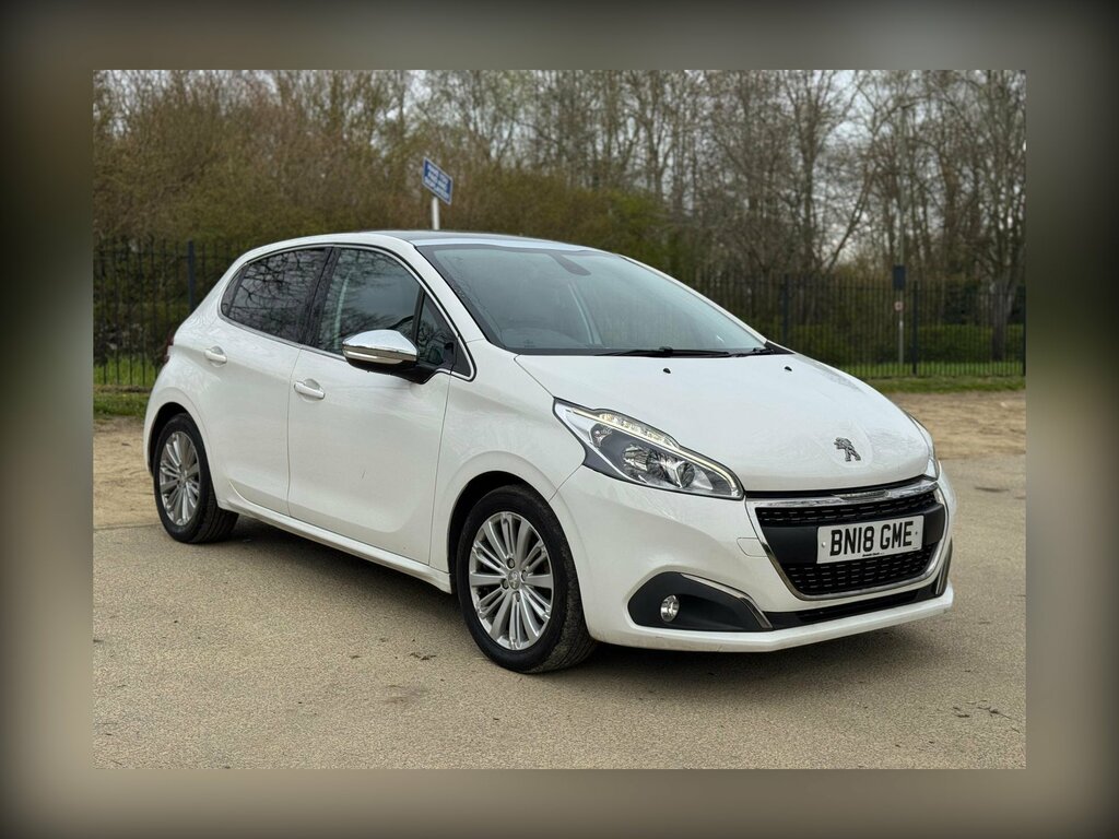 Peugeot 208 1.2 Puretech Allure Euro 6 Ss White