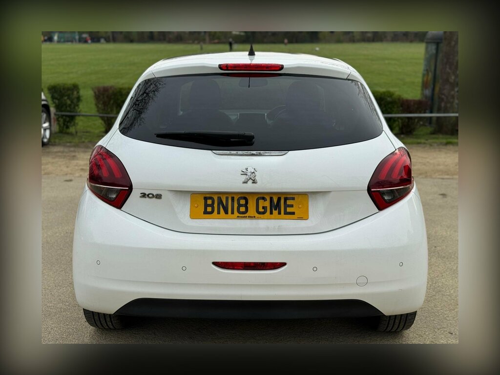 Peugeot 208 1.2 Puretech Allure Euro 6 Ss BN18GME White #6