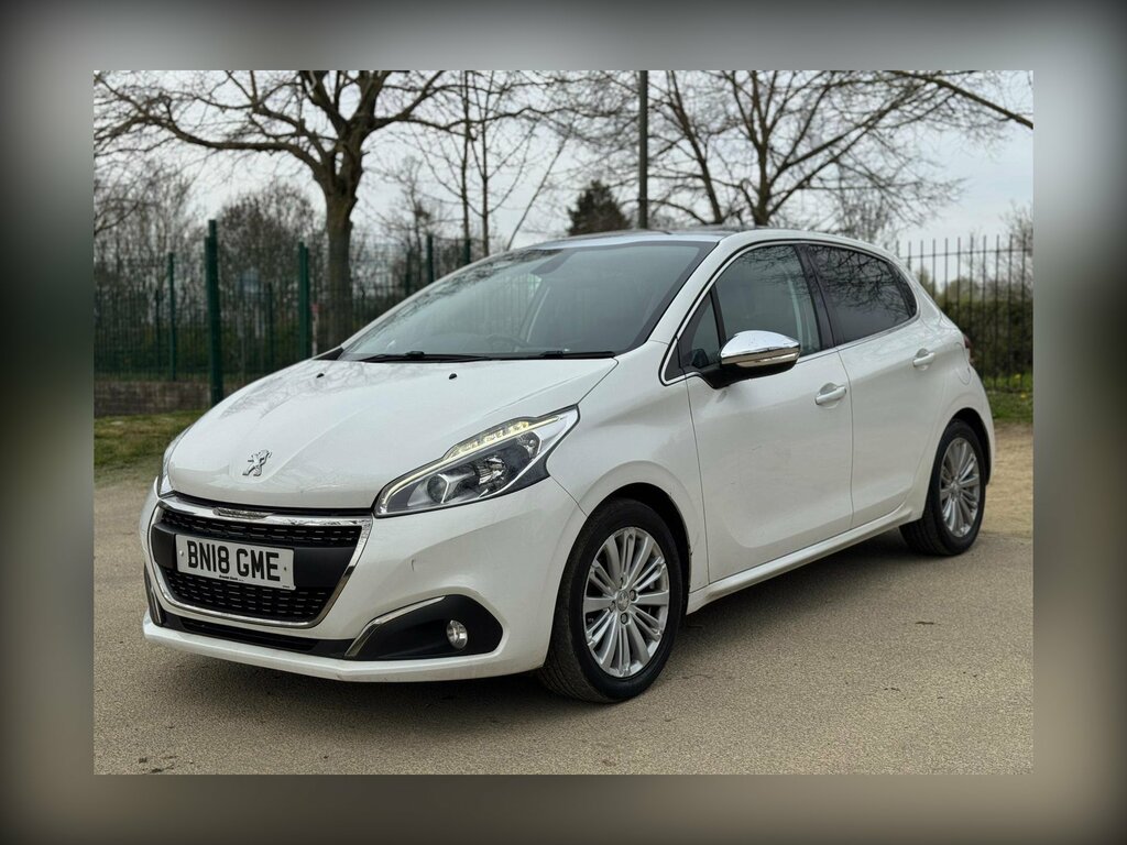 Peugeot 208 1.2 Puretech Allure Euro 6 Ss BN18GME White #2