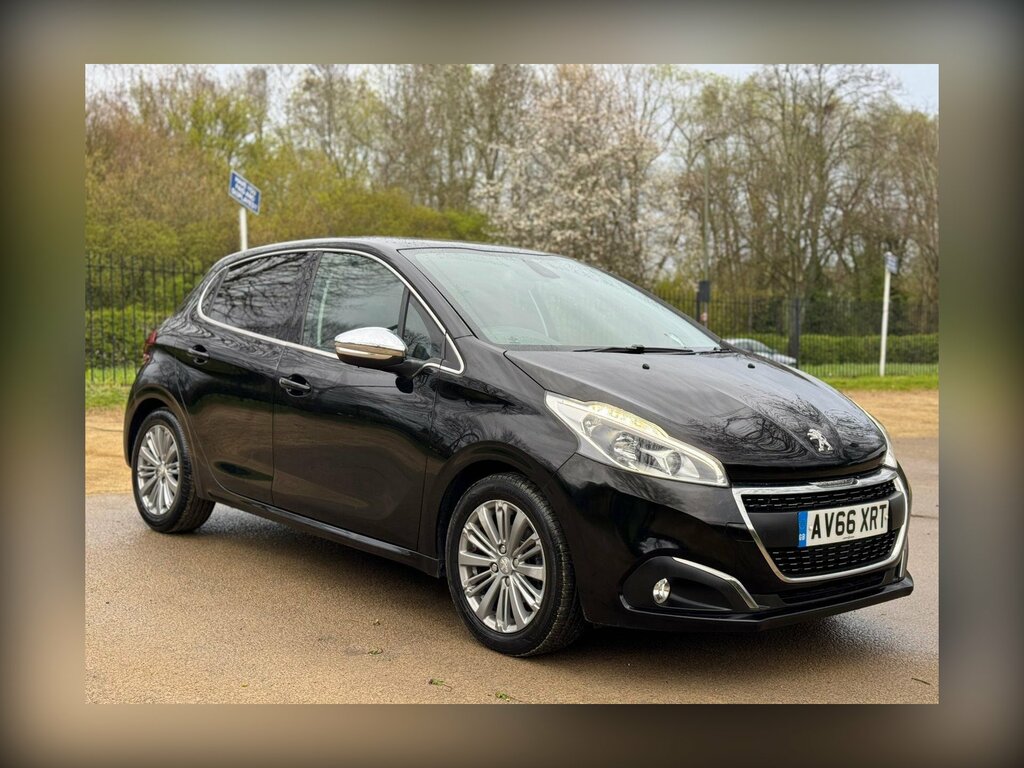 Peugeot 208 1.2 Puretech Allure Euro 6 Black
