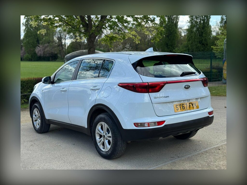 Kia Sportage 1.6 Gdi 1 Euro 6 Ss ST67FYK White #4