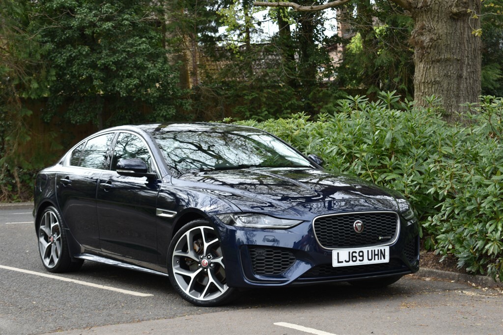 Jaguar XE 2.0 L R-dynamic Hse Awdstunning Colour Combinatio Blue