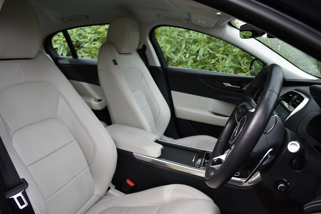 Jaguar XE 2.0 L R-dynamic Hse Awdstunning Colour Combinatio LJ69UHN Blue #2