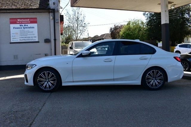 BMW 3 Series 2.0 320I M Sport Saloon Euro 6 S YG70WHW White #4