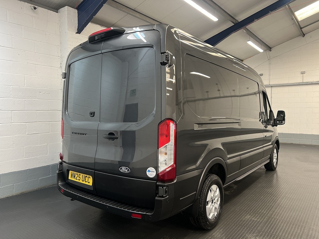 Ford Transit Custom 2.0 350 Ecoblue Limited Panel Van WN25UCC #4