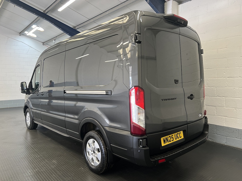 Ford Transit Custom 2.0 350 Ecoblue Limited Panel Van WN25UCC #2