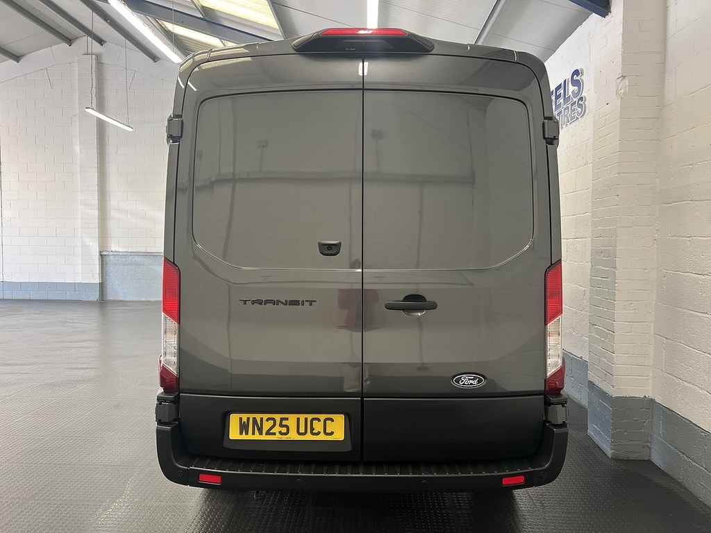 Ford Transit Custom 2.0 350 Ecoblue Limited Panel Van WN25UCC #3