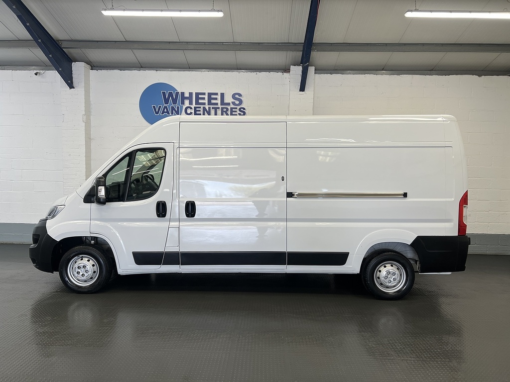 Vauxhall Movano 2.2 Cdti 3500 Biturbo Prime Panel Van M YF24FFA White #2