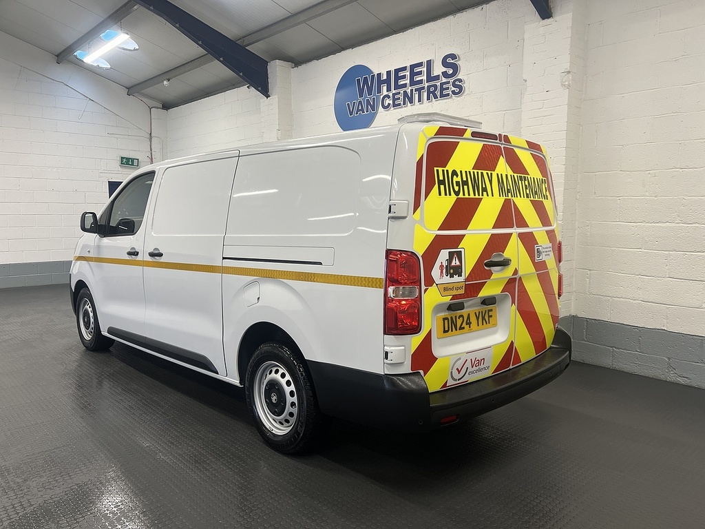 Vauxhall Vivaro 2.0 Turbo D Prime XL Panel Van 6Dr L DN24YKF White #3