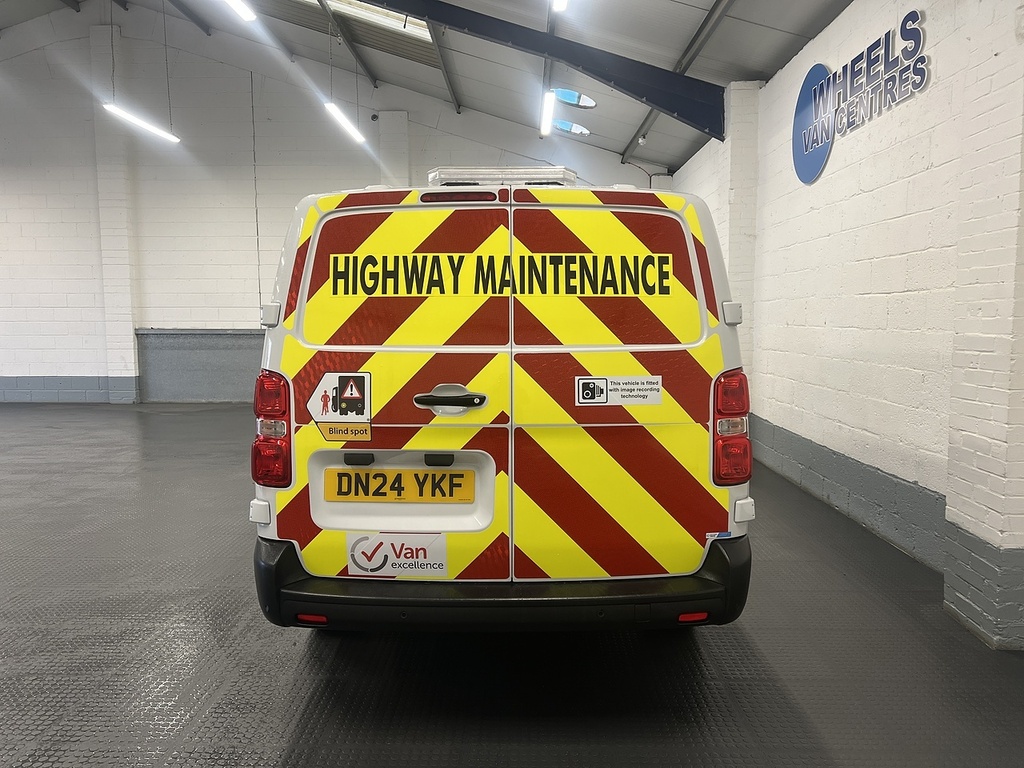 Vauxhall Vivaro 2.0 Turbo D Prime XL Panel Van 6Dr L DN24YKF White #4