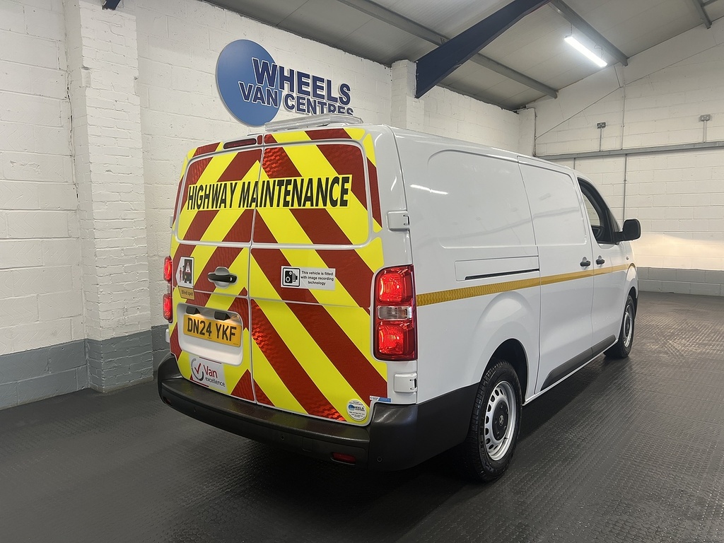 Vauxhall Vivaro 2.0 Turbo D Prime XL Panel Van 6Dr L DN24YKF White #5
