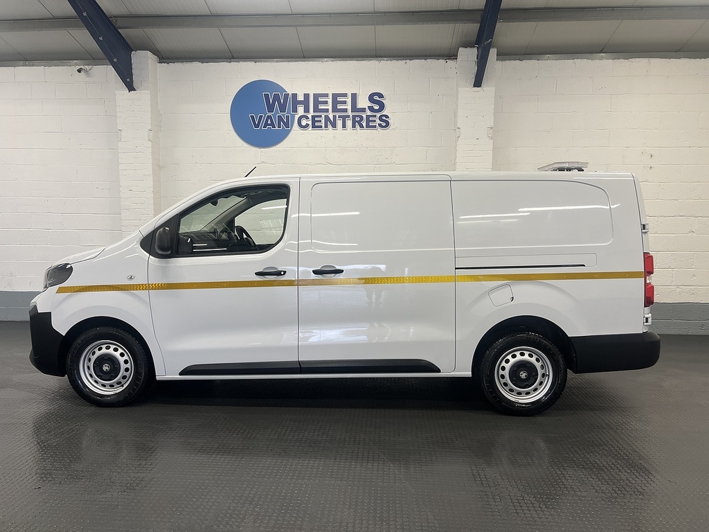 Vauxhall Vivaro 2.0 Turbo D Prime XL Panel Van 6Dr L DN24YKF White #2