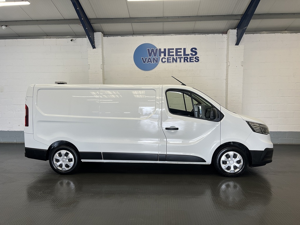 Renault Trafic 2.0 Dci Blue Ll30 Advance Panel Van Man MM73CHN White #6
