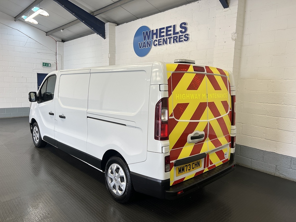 Renault Trafic 2.0 Dci Blue Ll30 Advance Panel Van Man MM73CHN White #3