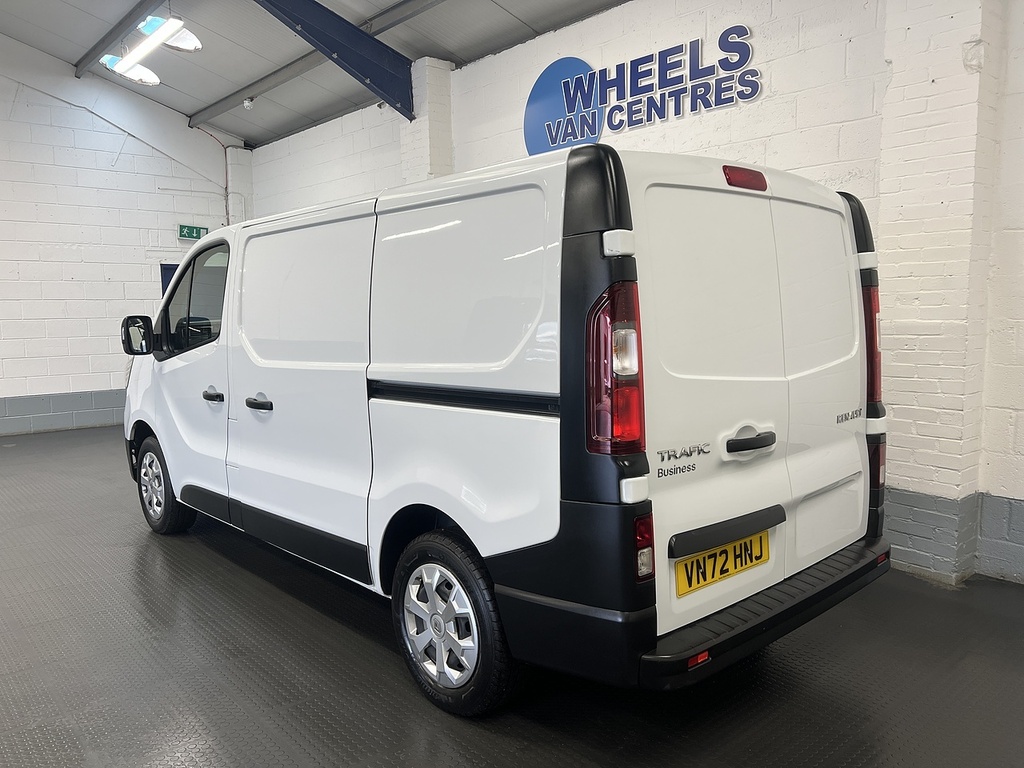Renault Trafic 2.0 Dci Blue Sl28 Business Panel Van Ma VN72HNJ White #3