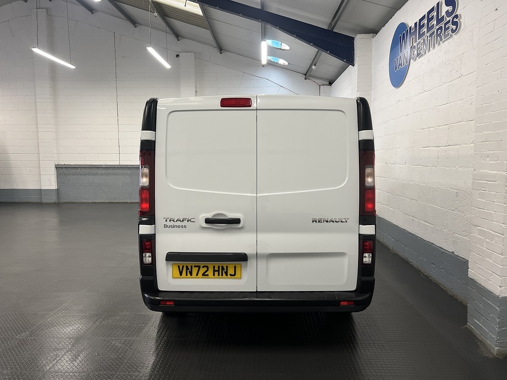 Renault Trafic 2.0 Dci Blue Sl28 Business Panel Van Ma VN72HNJ White #4