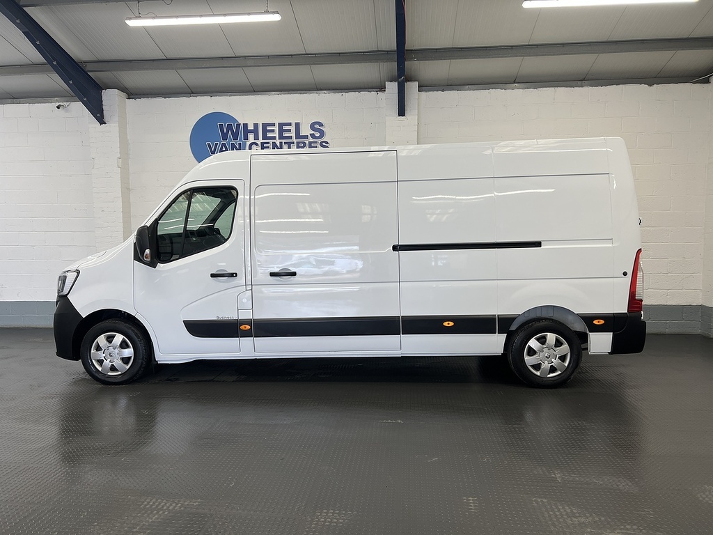 Renault Master 2.3 Dci 35 Business Panel Van F HT23KGV White #2
