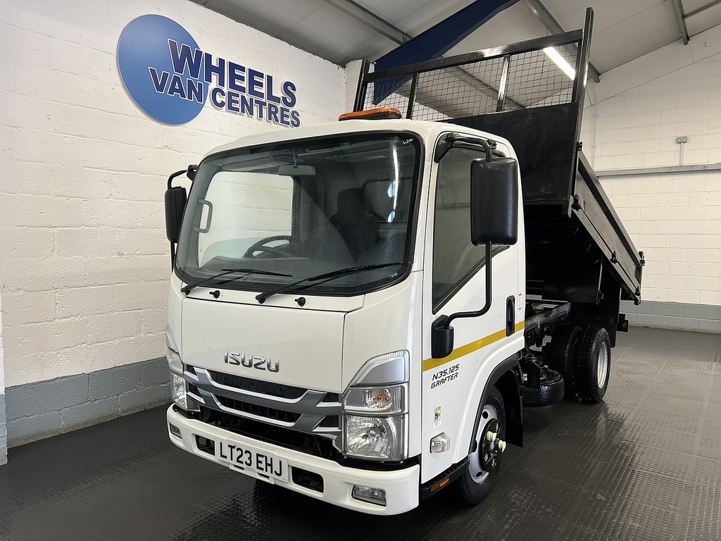 Isuzu 1.9D N35 Green Tipper Rwd Swb Eu LT23EHJ White
