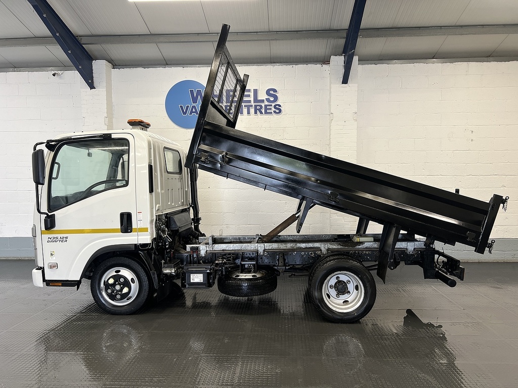 Isuzu 1.9D N35 Green Tipper Rwd Swb Eu LT23EHJ White #2
